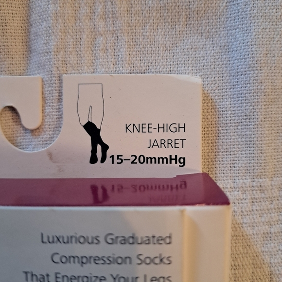 Sigvaris men's black merino wool compression socks 15-20mmHg NEW shoe size 6-8 - Picture 9 of 9